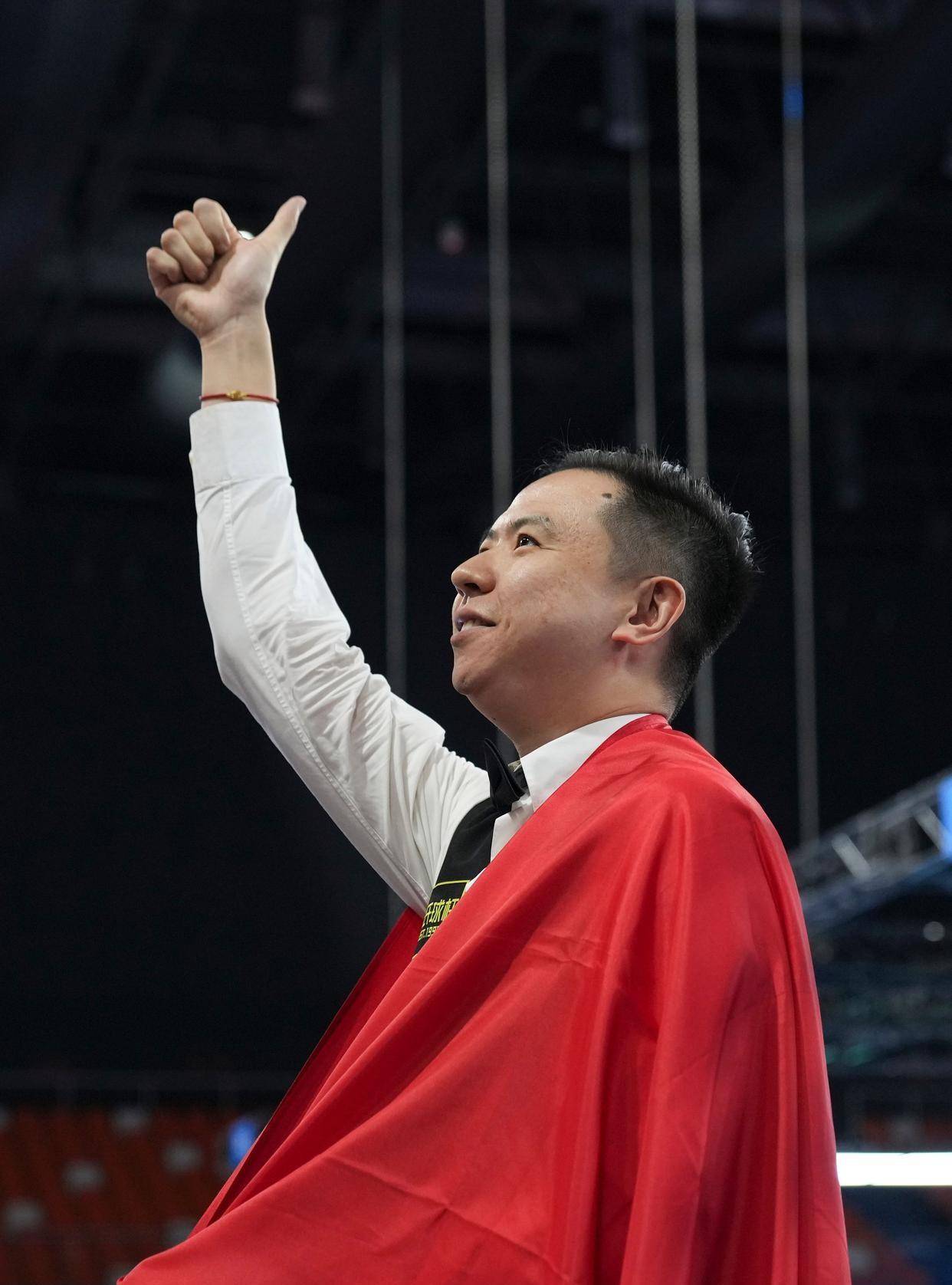 中均处于上 中均处于上