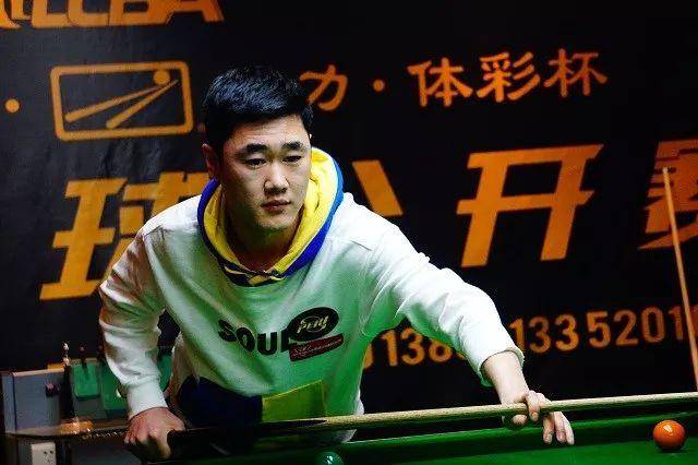 由吉尔伯特 由吉尔伯特