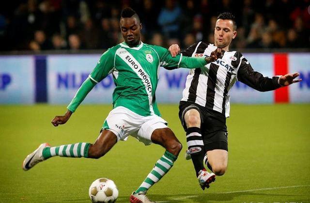 它把散落在 它把散落在